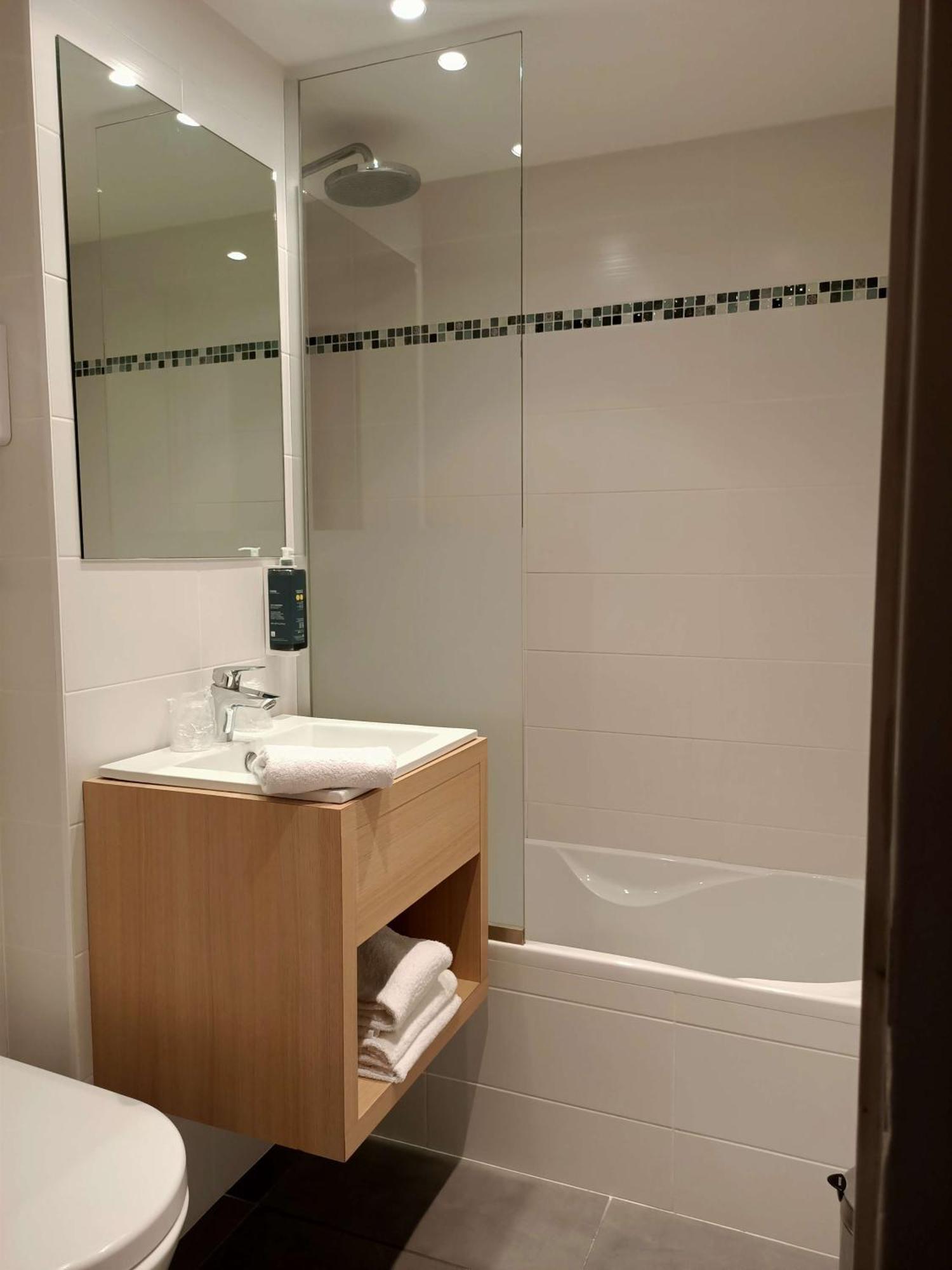 פורניק Brit Hotel Les Alizes מראה חיצוני תמונה