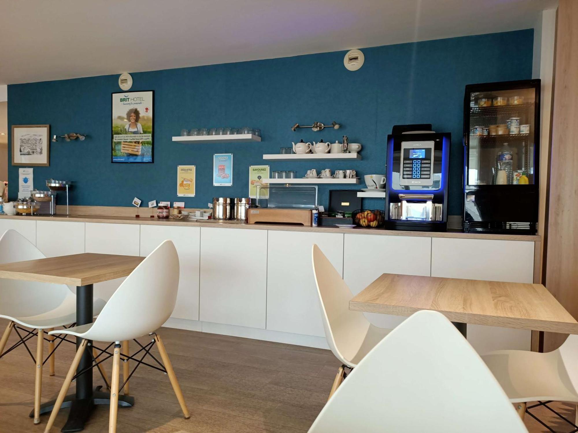 פורניק Brit Hotel Les Alizes מראה חיצוני תמונה